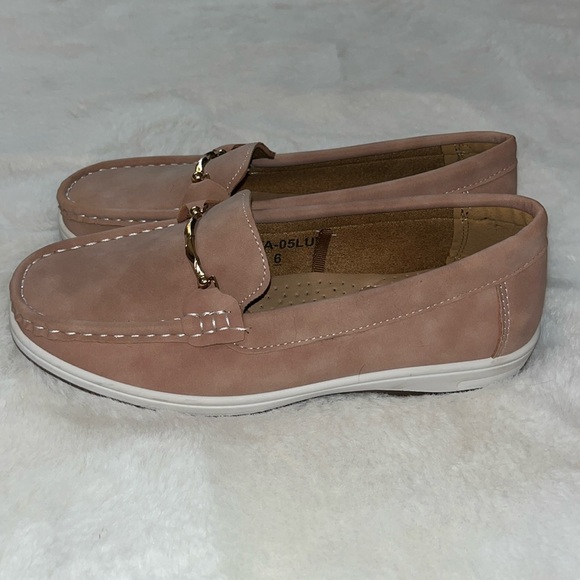 Alexis Bendel Blush Tan w/Gold Hardware Slip-on Loafer Boat shoes womens:6 - Picture 2 of 12